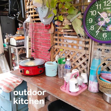 Bed and Breakfast Ban Kru Ae Mixed Dorm Bangkok Zewnętrze zdjęcie