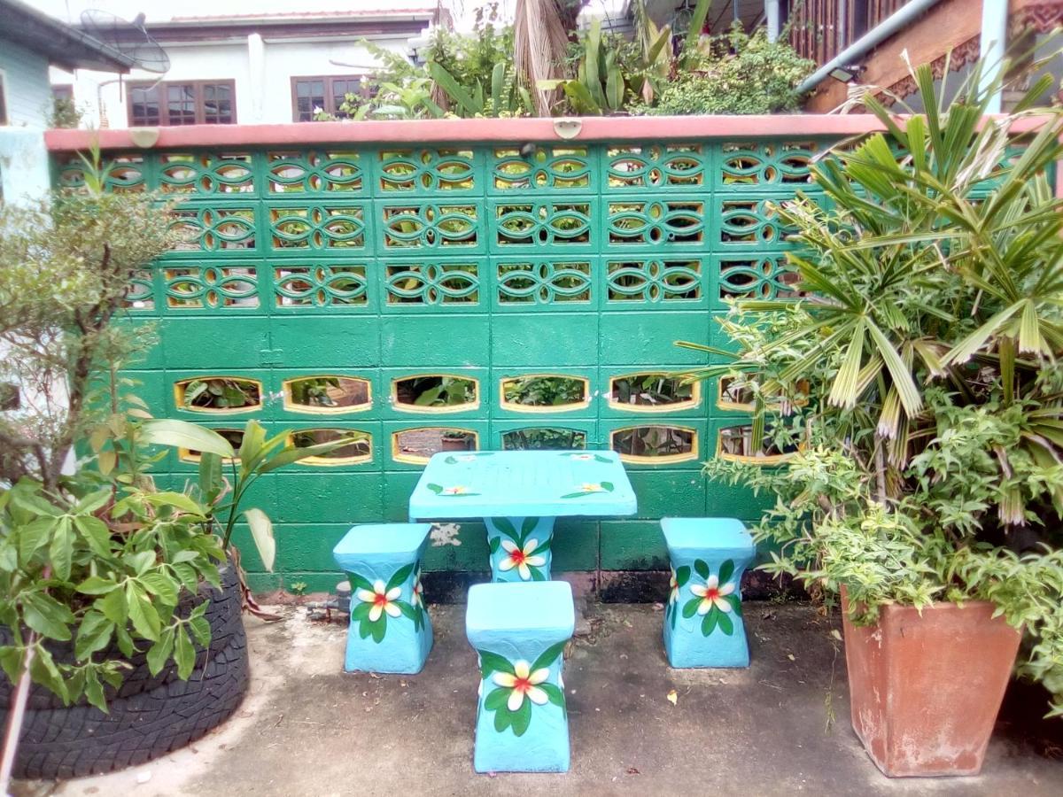 Bed and Breakfast Ban Kru Ae Mixed Dorm Bangkok Zewnętrze zdjęcie